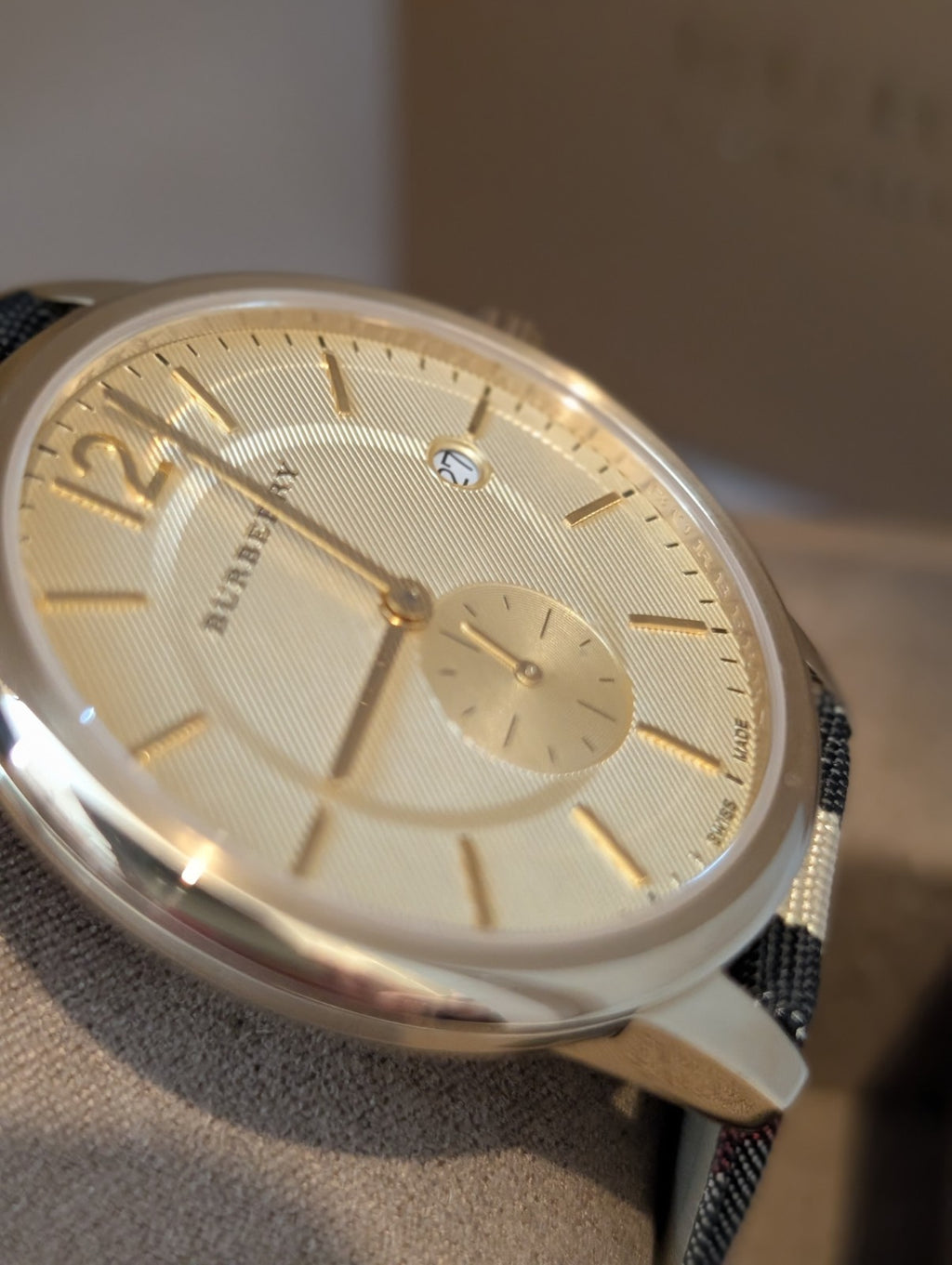 New BURBERRY BU10001 Classic Horseferry Check Luxury Gold Dial Mens Watch 40mm