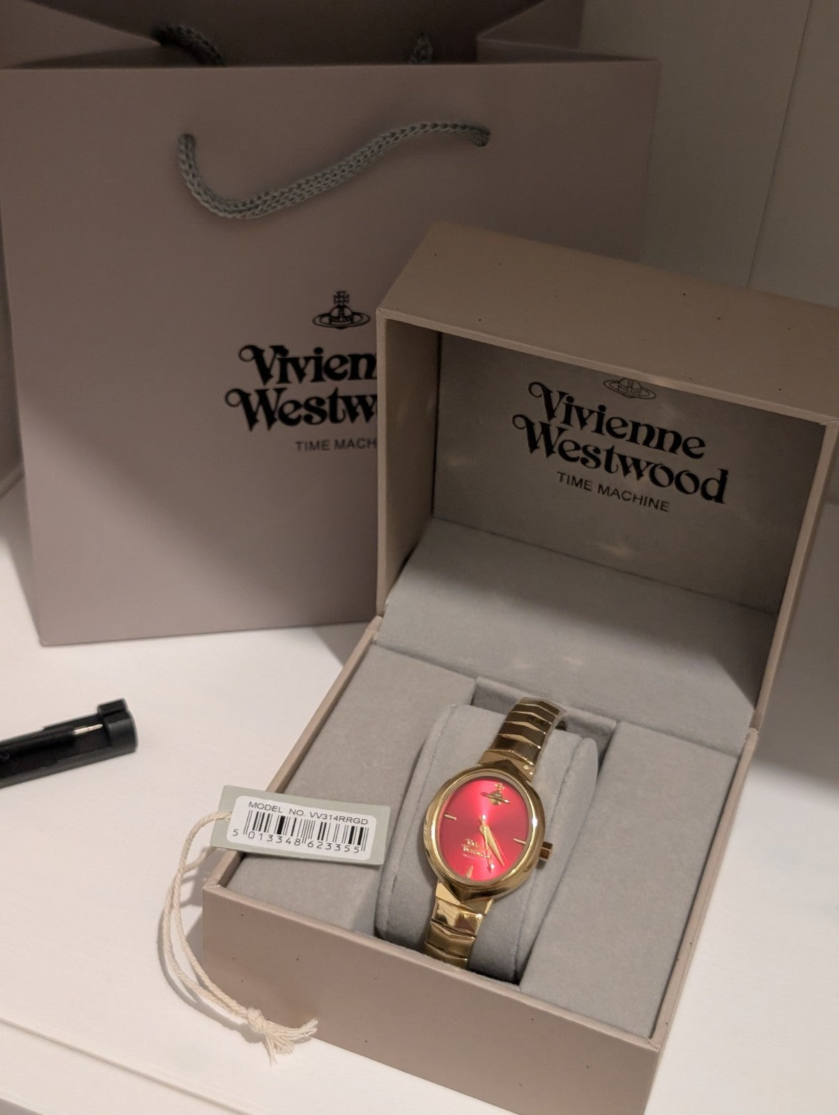 Vivienne Westwood VV314RRGD Armour Ladies Watch 28mm Gold With Pink Dial. New 