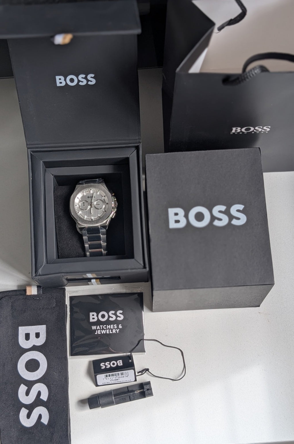 HUGO BOSS MENS TAPER CHRONO WATCH 1514087 SILVER DIAL 45mm BRAND NEW WITH BOX 