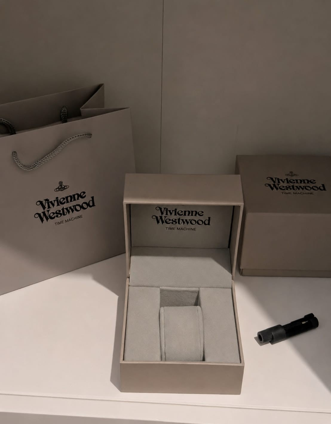 Vivienne Westwood VV327LCPGD Ladies Watch Wallace Gold W'Champagne Dial 38mm New