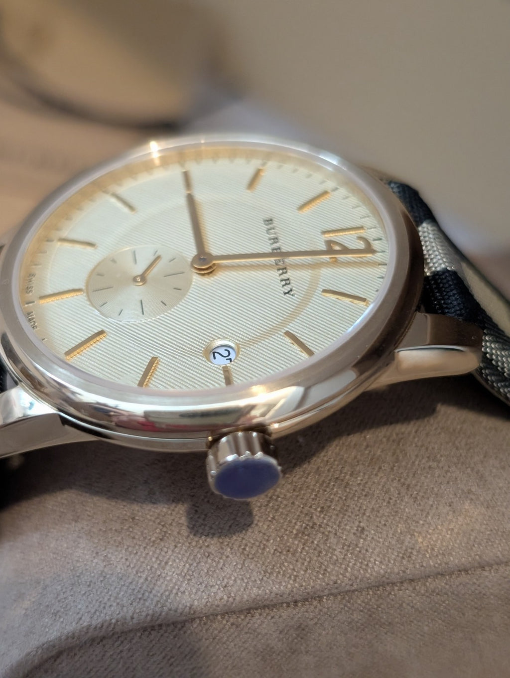 New BURBERRY BU10001 Classic Horseferry Check Luxury Gold Dial Mens Watch 40mm