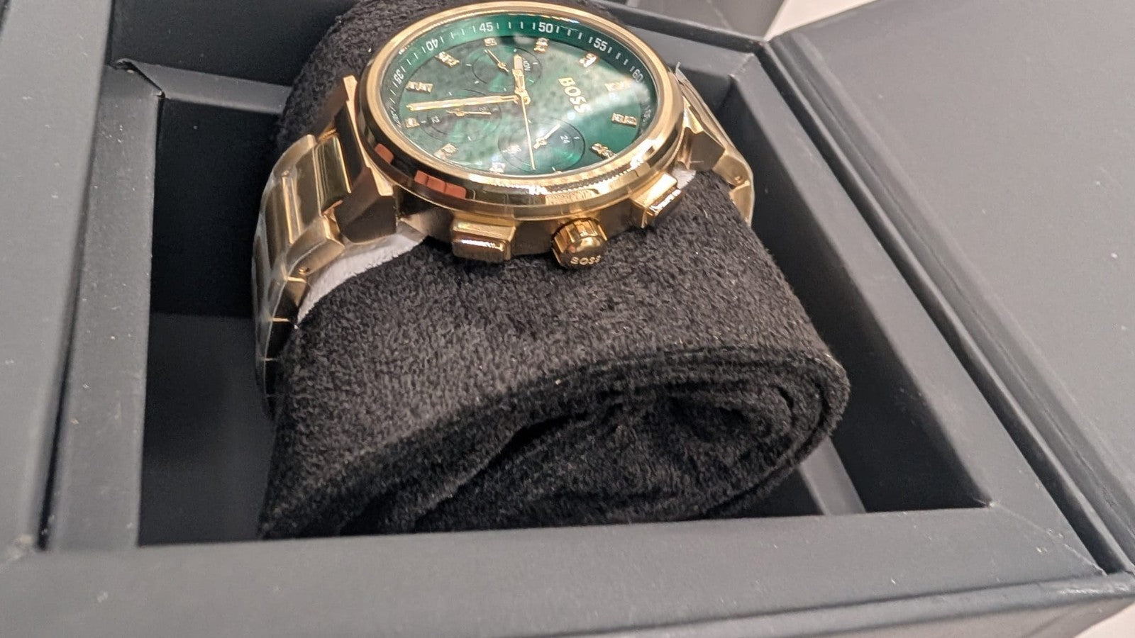 HUGO BOSS WOMENS ONE WATCH HB1502679 GREEN DIAL - WARRANTY 38MM