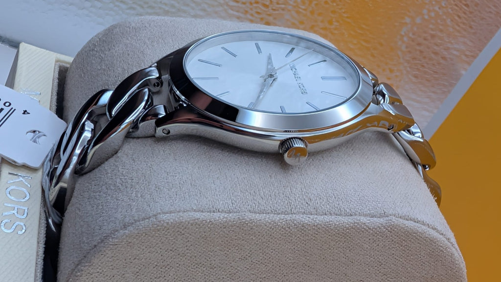 New Michael Kors Runaway Slim Watch In Silver With White Dial MK7474 38mm