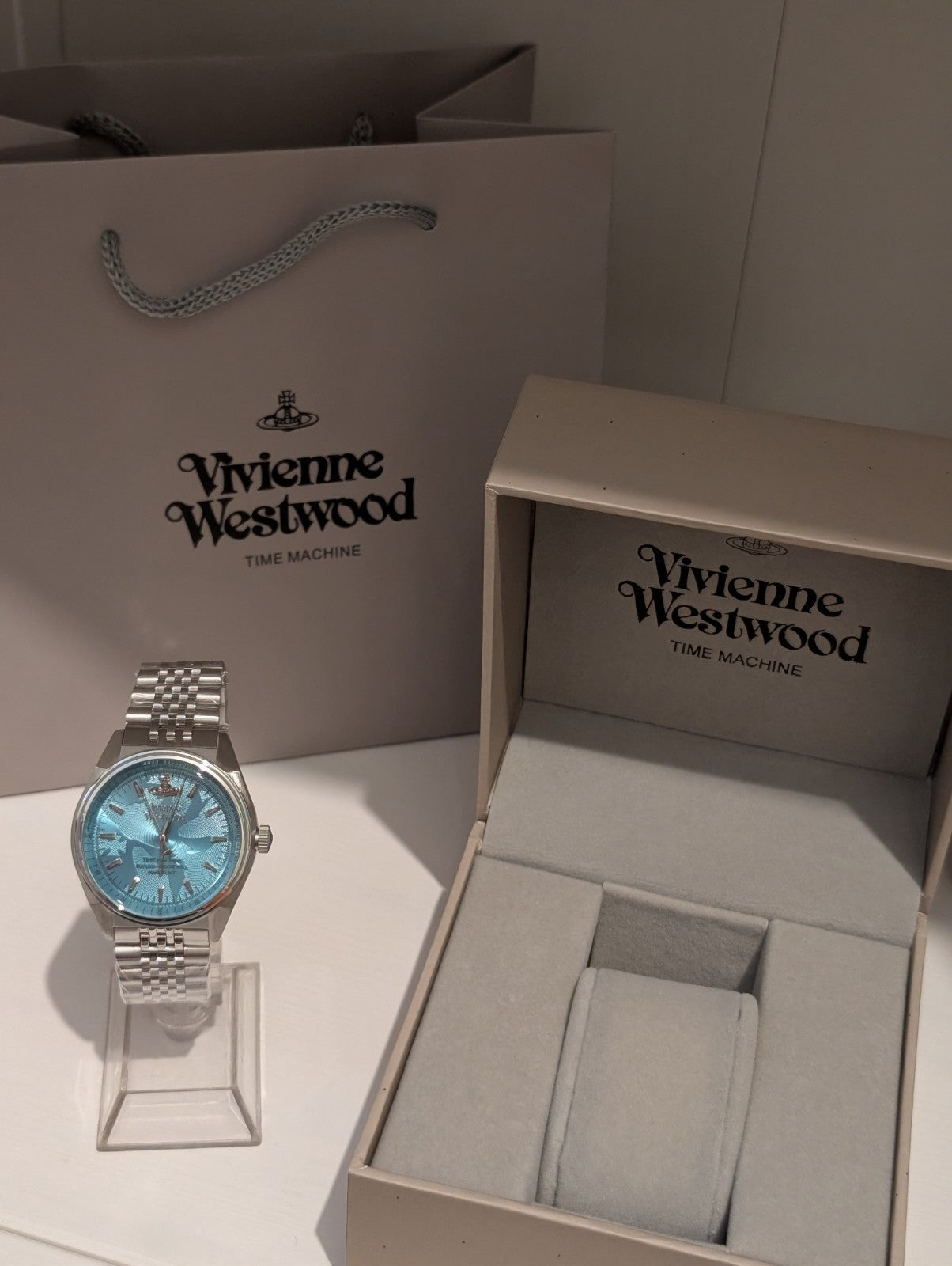 Vivienne Westwood VV251TQSL Sydenham Watch. Silver With Blue Dial 39mm. New