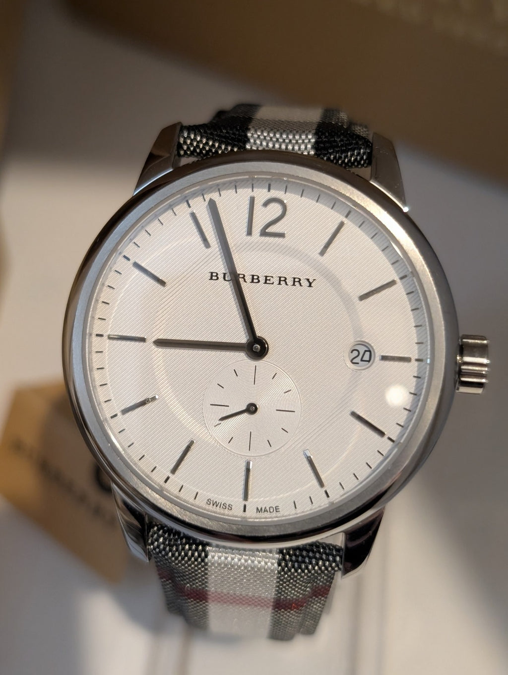 BURBERRY BU10002 Classic Horseferry Silver Dial Leather Strap Mens Watch 40mm