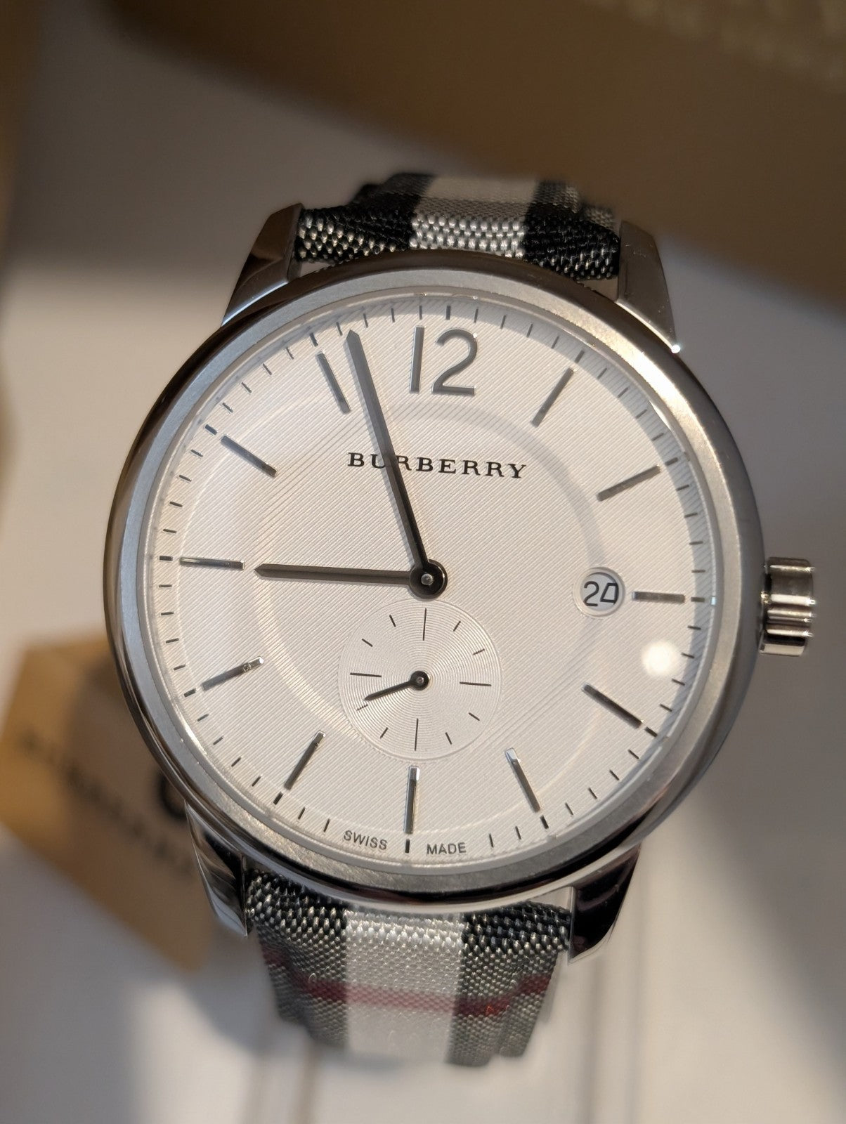 BURBERRY BU10002 Classic Horseferry Silver Dial Leather Strap Mens Watch 40mm