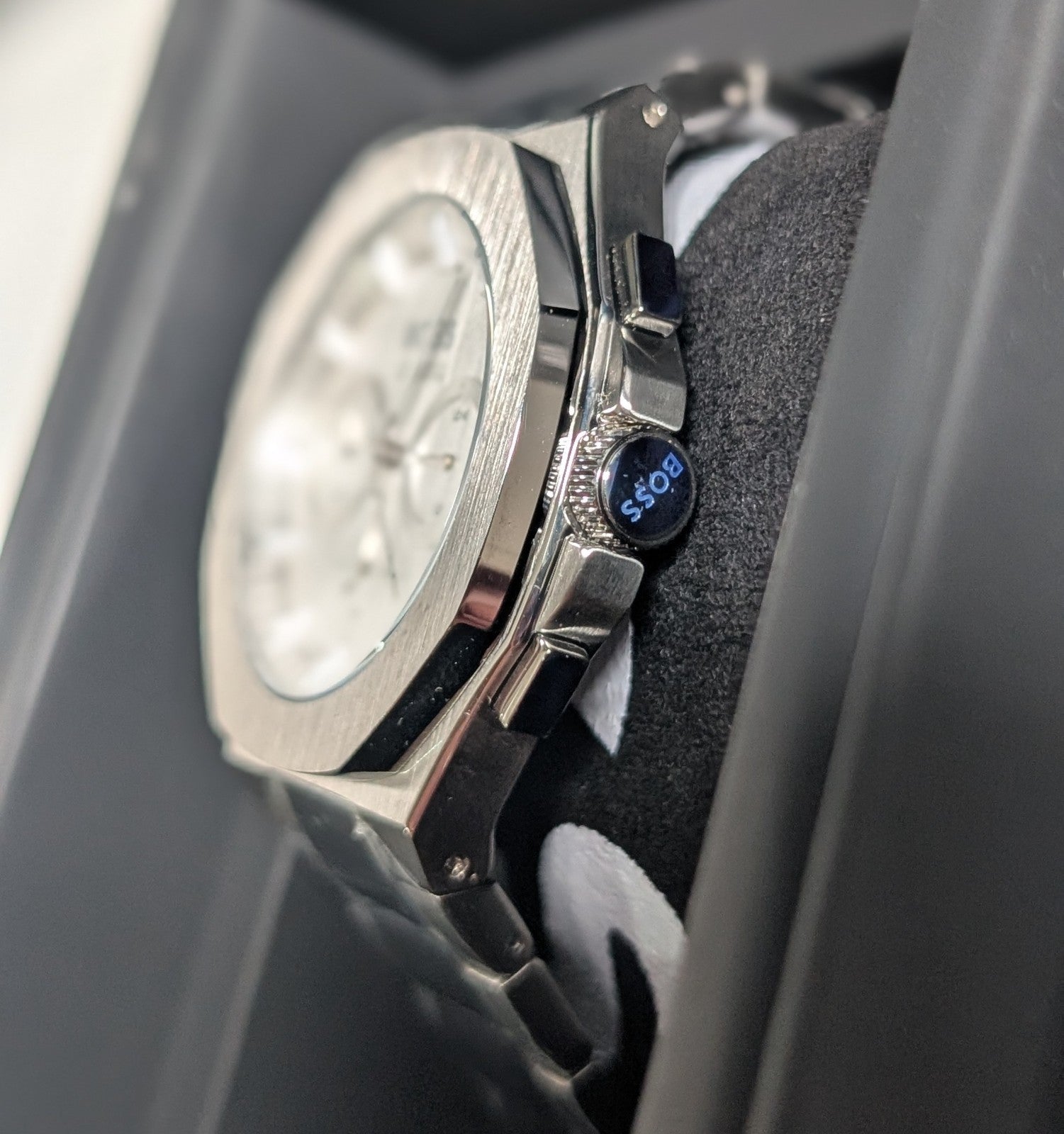 HUGO BOSS MENS TAPER CHRONO WATCH 1514087 SILVER DIAL 45mm BRAND NEW WITH BOX 