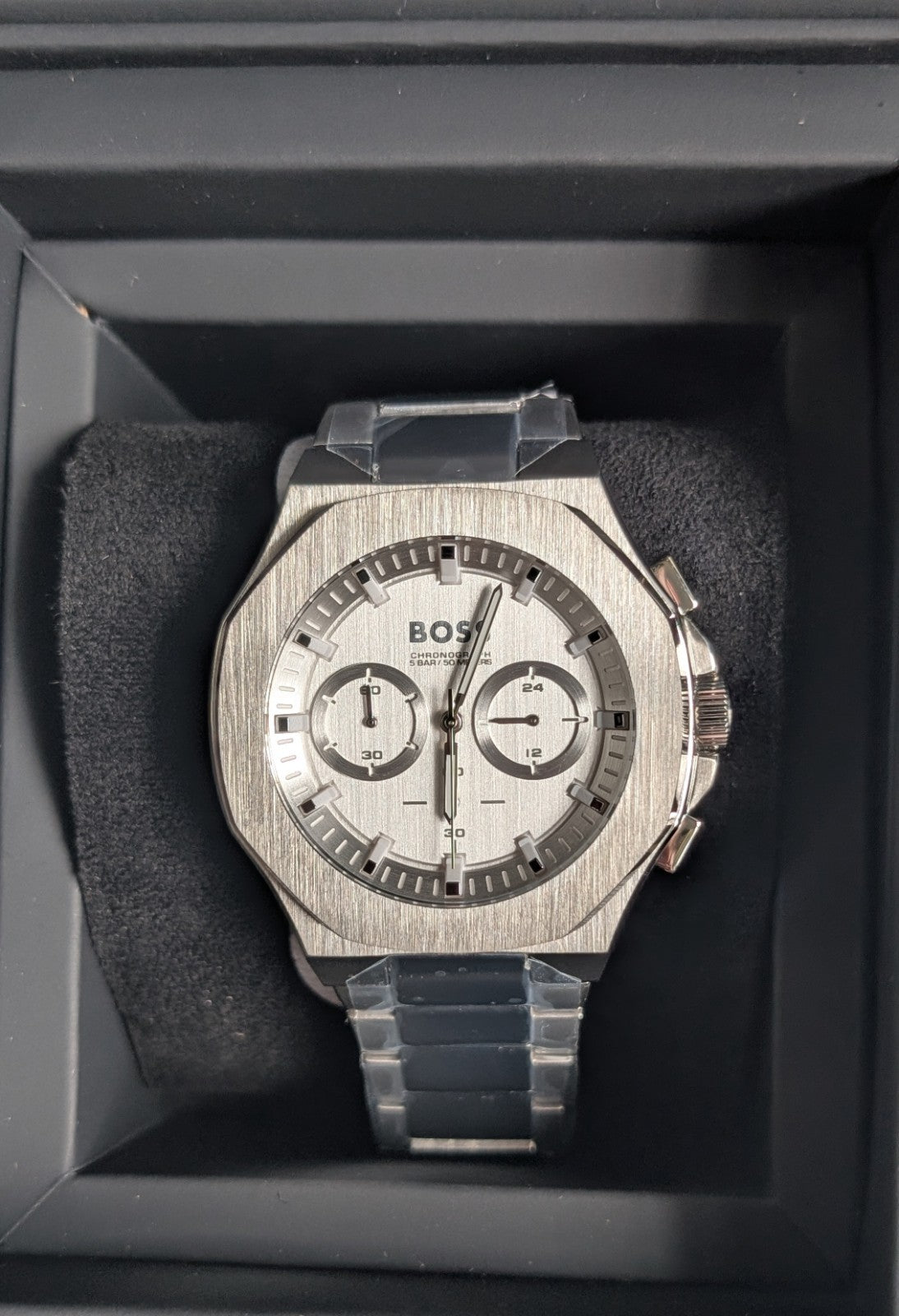 HUGO BOSS MENS TAPER CHRONO WATCH 1514087 SILVER DIAL 45mm BRAND NEW WITH BOX 