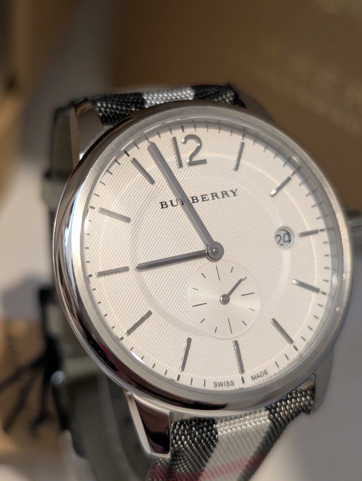 BURBERRY BU10002 Classic Horseferry Silver Dial Leather Strap Mens Watch 40mm