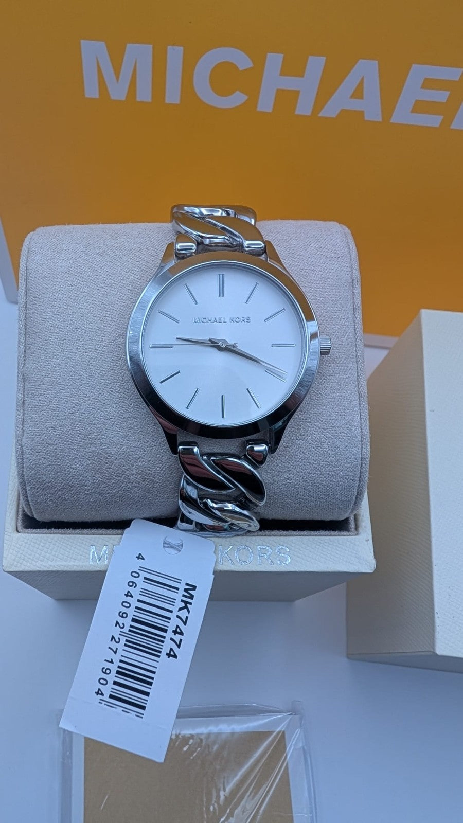 New Michael Kors Runaway Slim Watch In Silver With White Dial MK7474 38mm