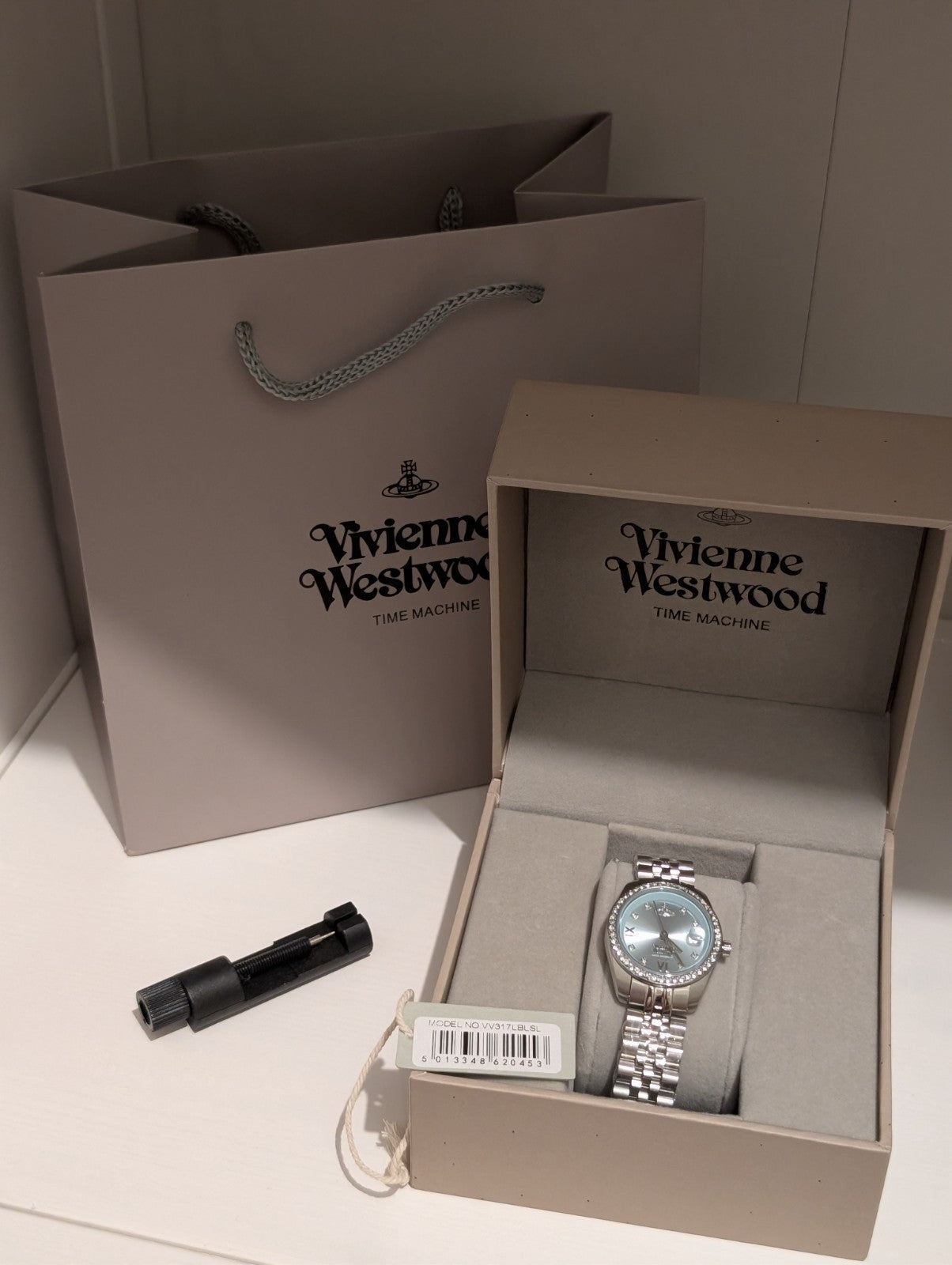 Vivienne Westwood VV317LBLS Camberwell Luxury  Watch 28mm Silver With Blue Dial 