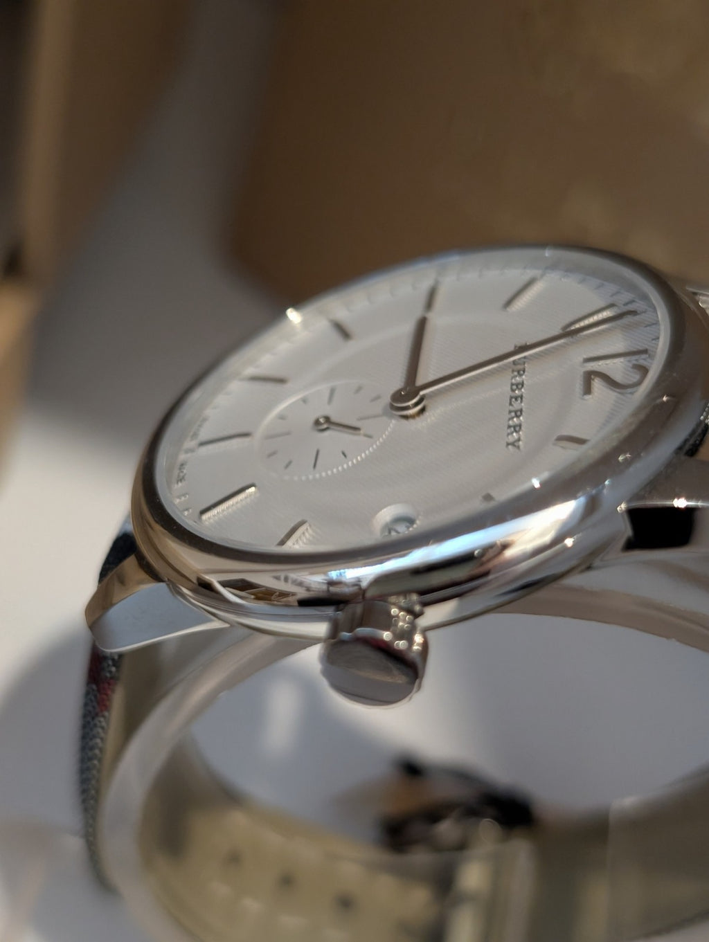 BURBERRY BU10002 Classic Horseferry Silver Dial Leather Strap Mens Watch 40mm