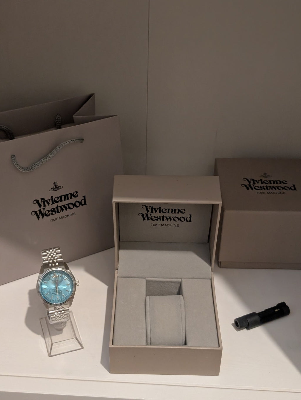 Vivienne Westwood VV251TQSL Sydenham Watch. Silver With Blue Dial 39mm. New
