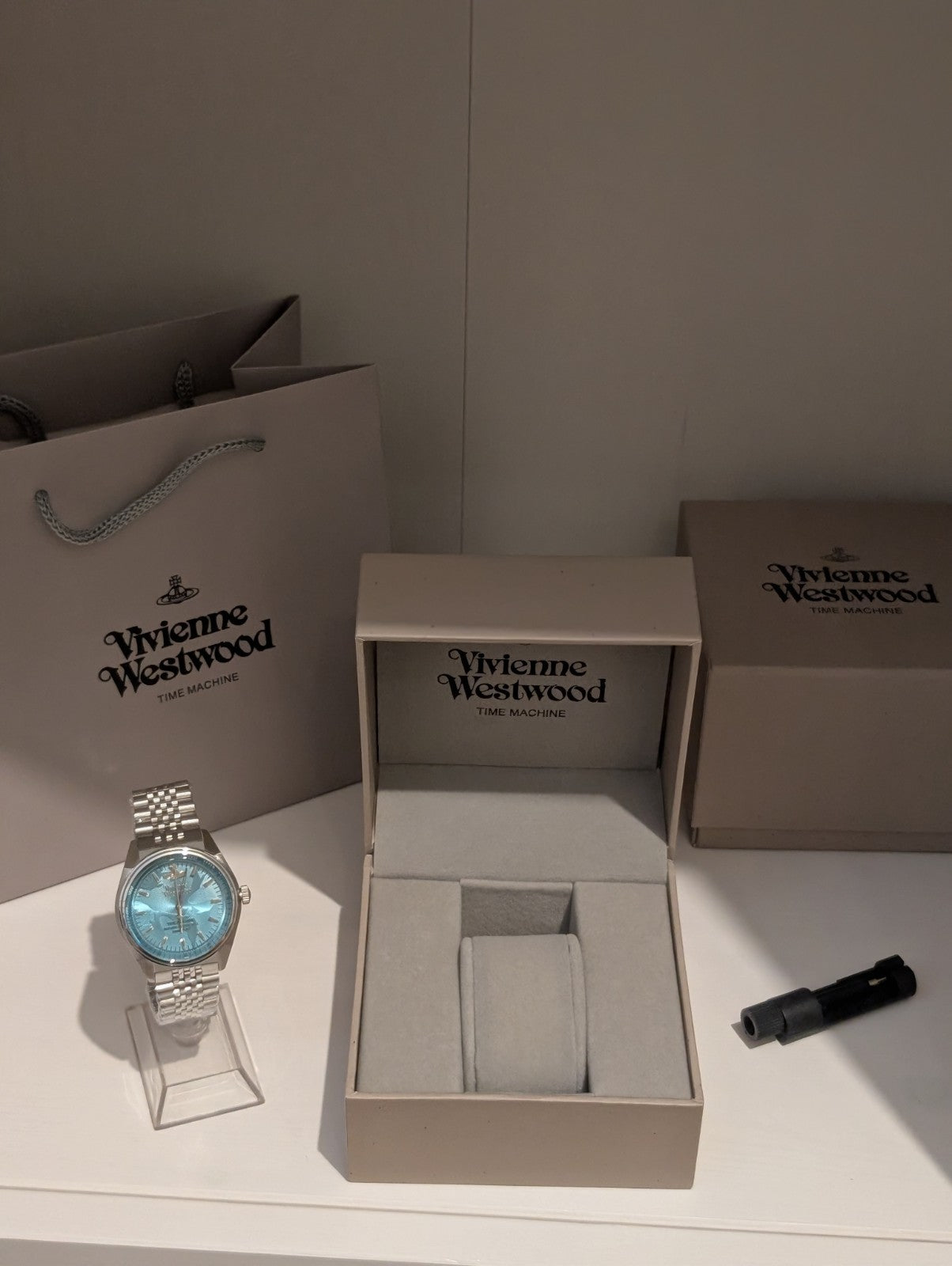 Vivienne Westwood VV251TQSL Sydenham Watch. Silver With Blue Dial 39mm. New
