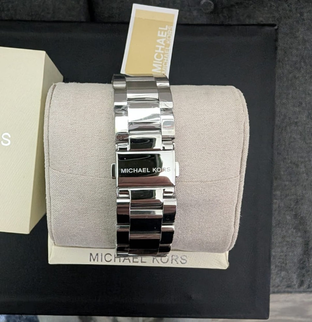 MICHAEL KORS MK4691 Raquel Pave Women's Silver-Tone Crystal Pave Watch. Silver 